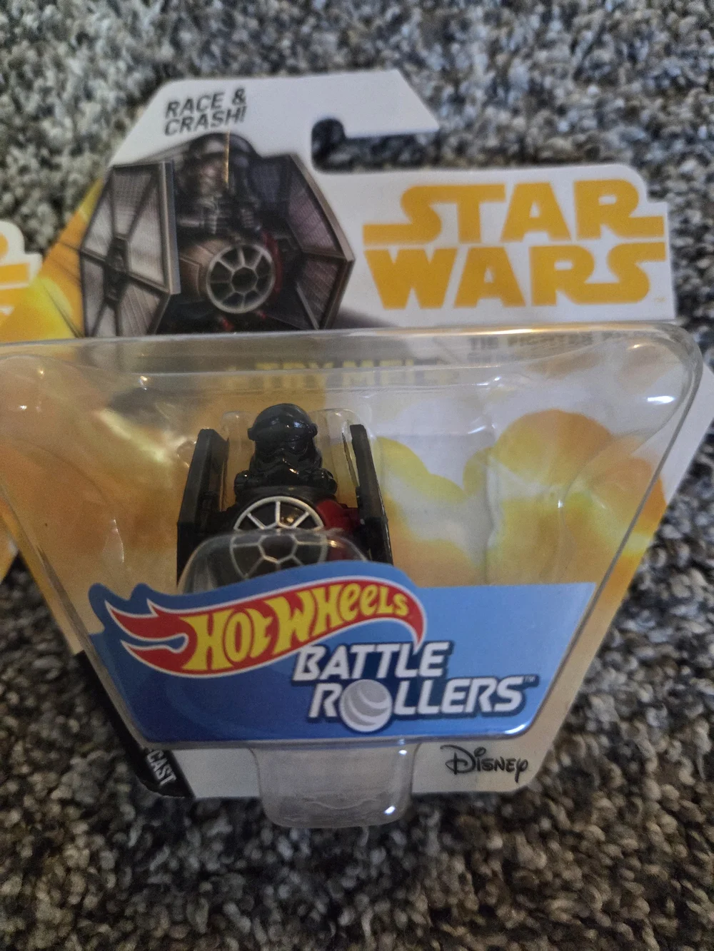 Hot Wheels Star Wars Battle Rollers Princess Leia & TIE Fighter Pilot